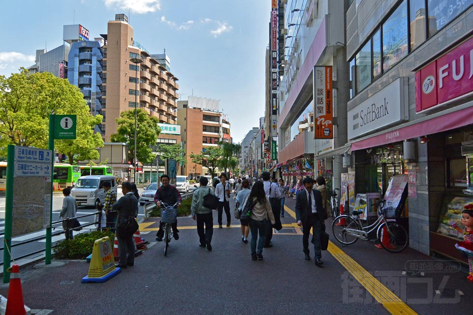 JR・京成日暮里駅東口前