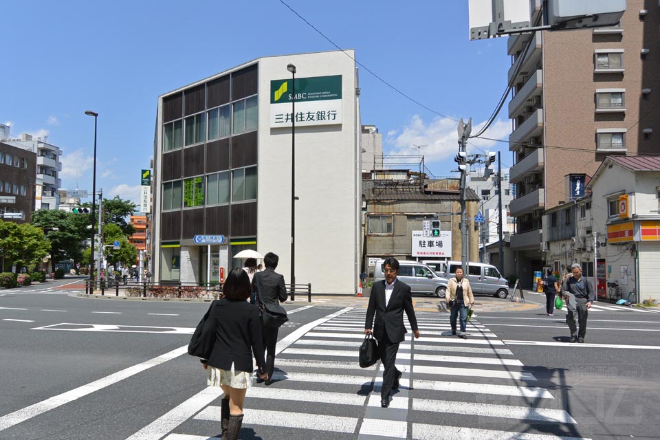 西日暮里二丁目交差点