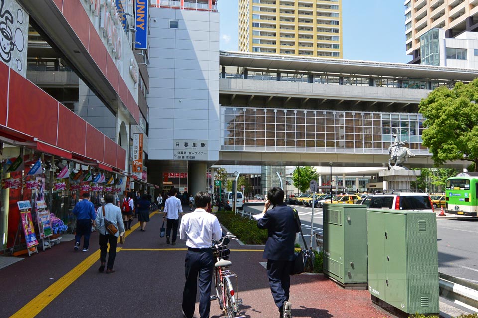 JR・京成日暮里駅東口前