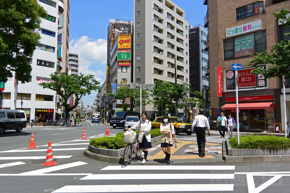 JR・京成日暮里駅南口前