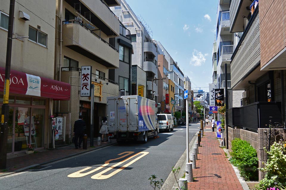 日暮里駅前商店街