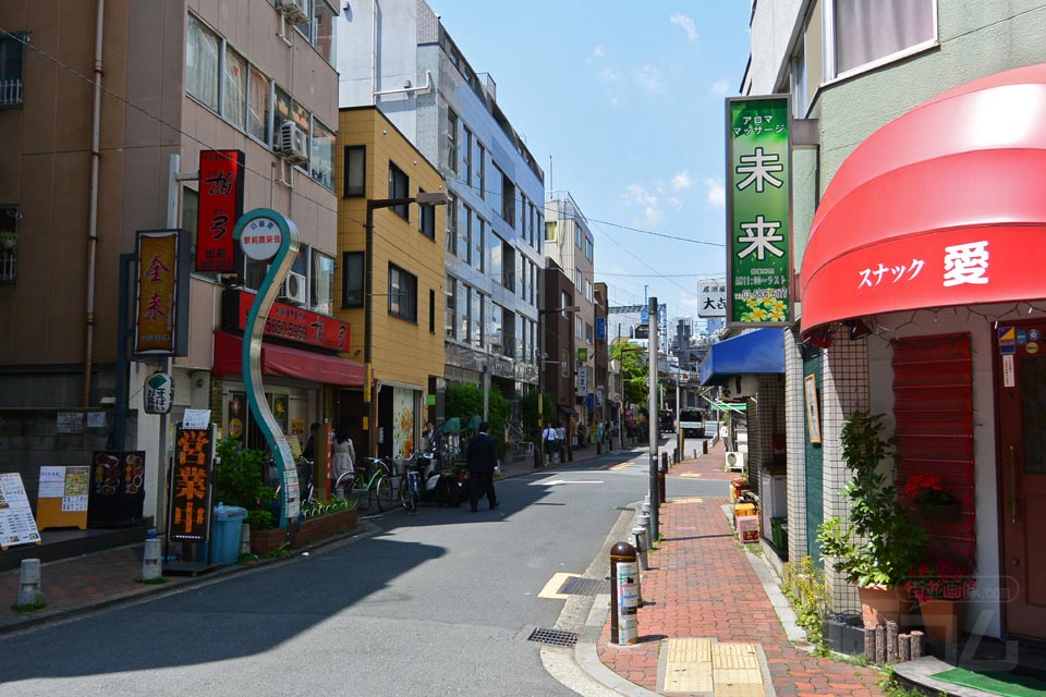 日暮里駅前商店街