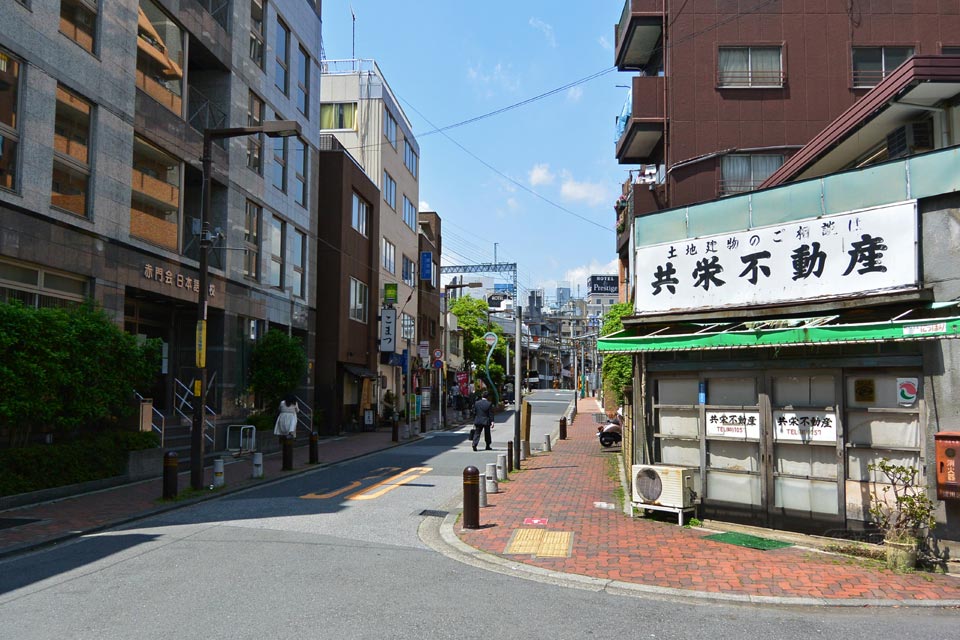 日暮里駅前商店街