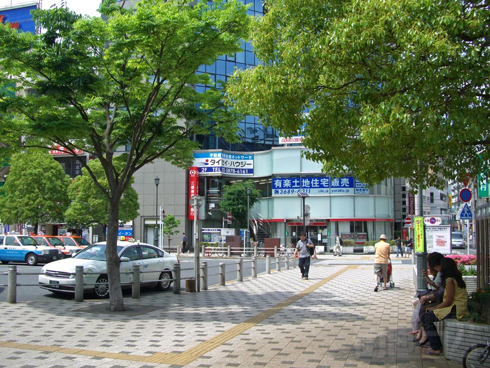 東京メトロ西葛西駅北口前