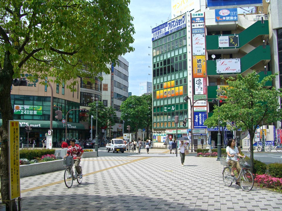 東京メトロ西葛西駅北口前