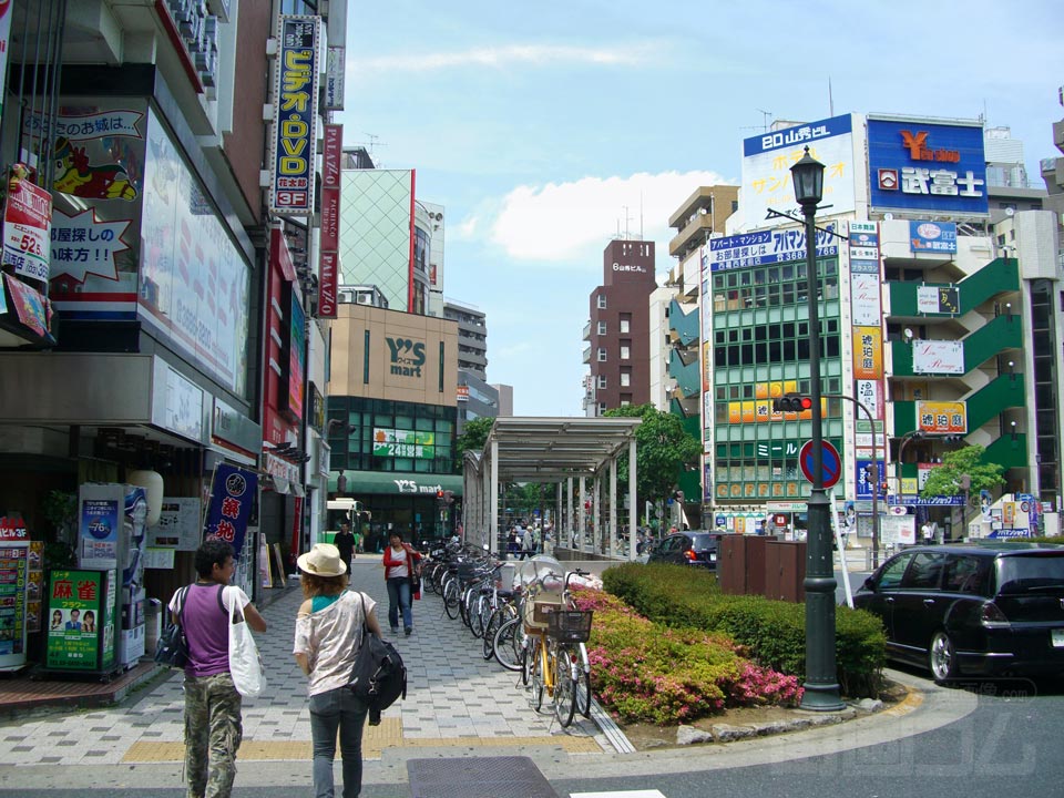 東京メトロ西葛西駅北口前