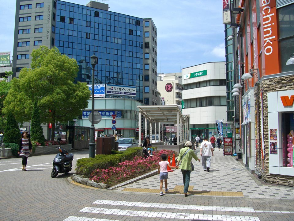 東京メトロ西葛西駅北口前