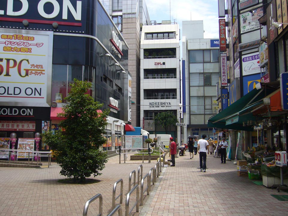 JR西荻窪駅南口前