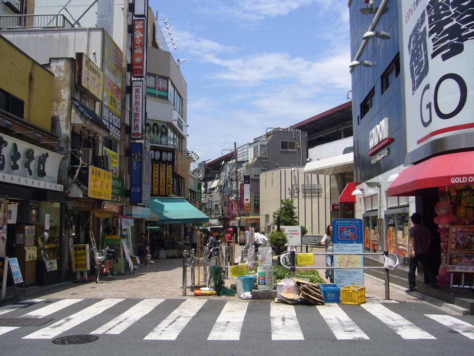 JR西荻窪駅南口前