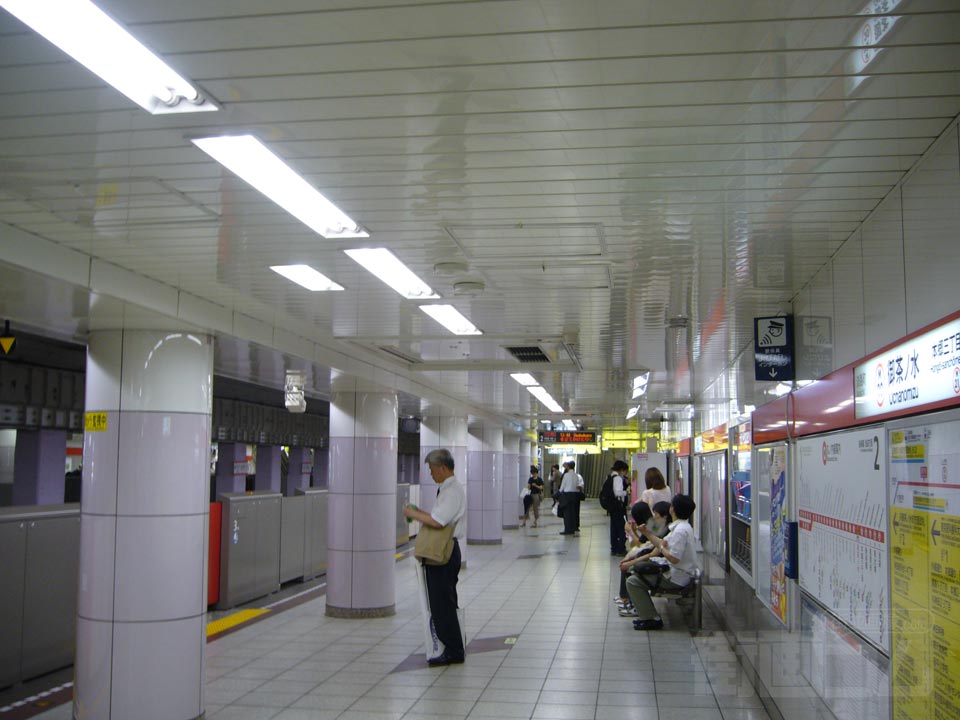 東京メトロ御茶ノ水駅写真画像