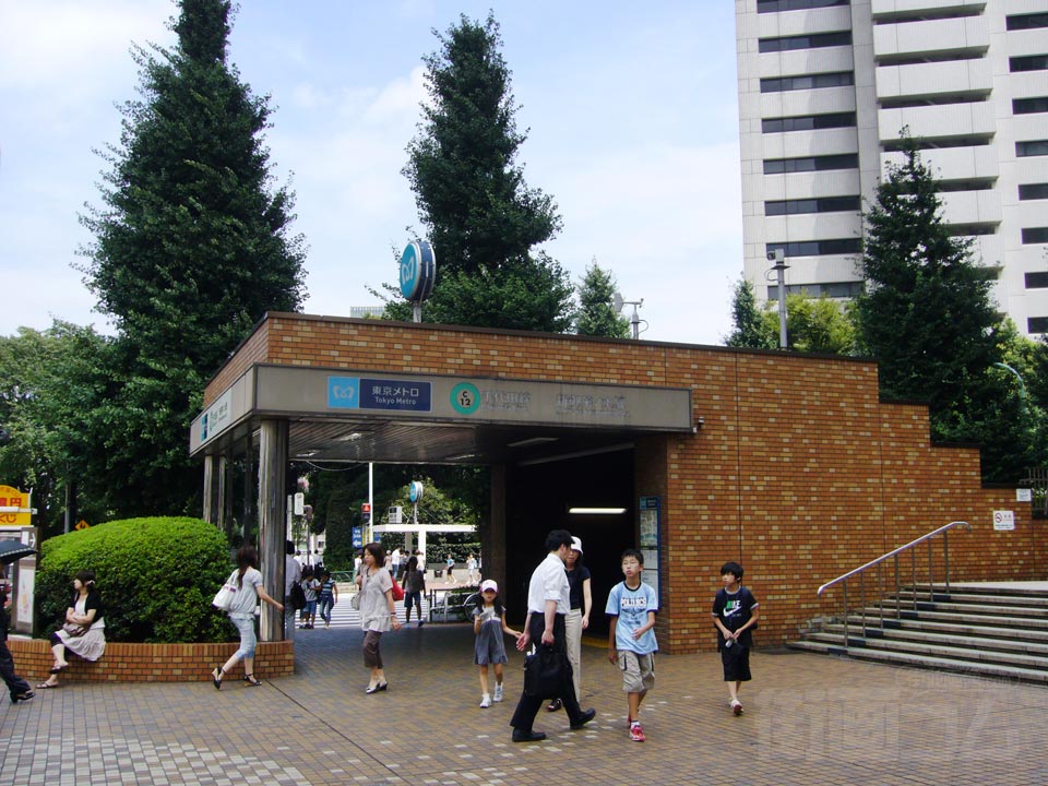 東京メトロ新御茶ノ水駅写真画像