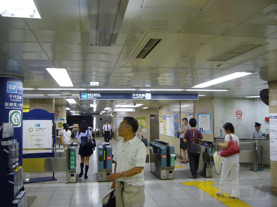 東京メトロ新御茶ノ水駅写真画像