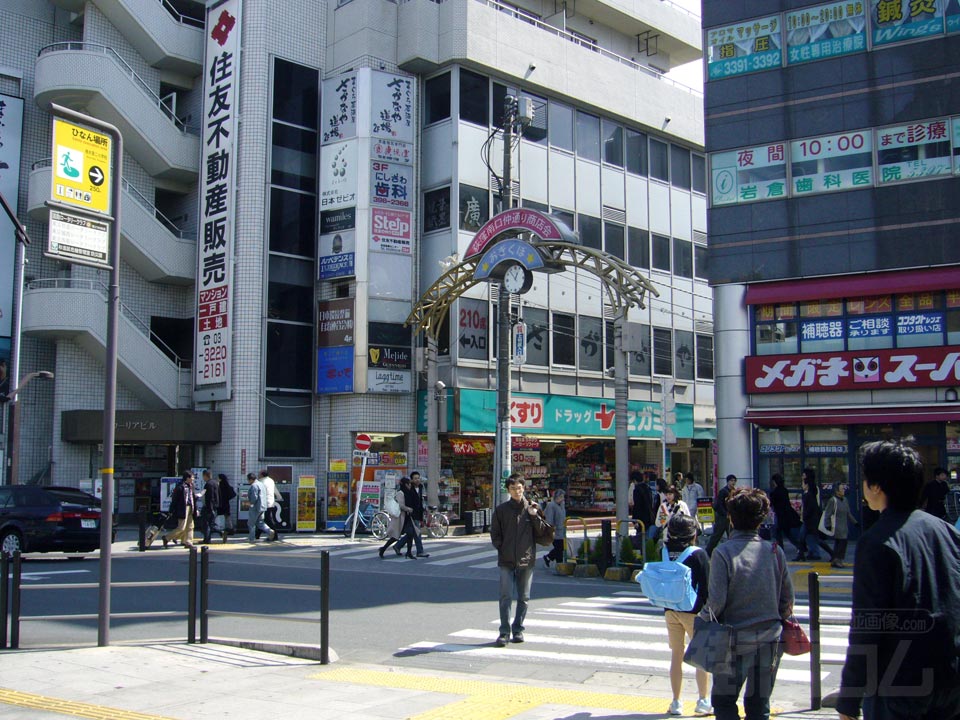 JR・東京メトロ荻窪駅南口前