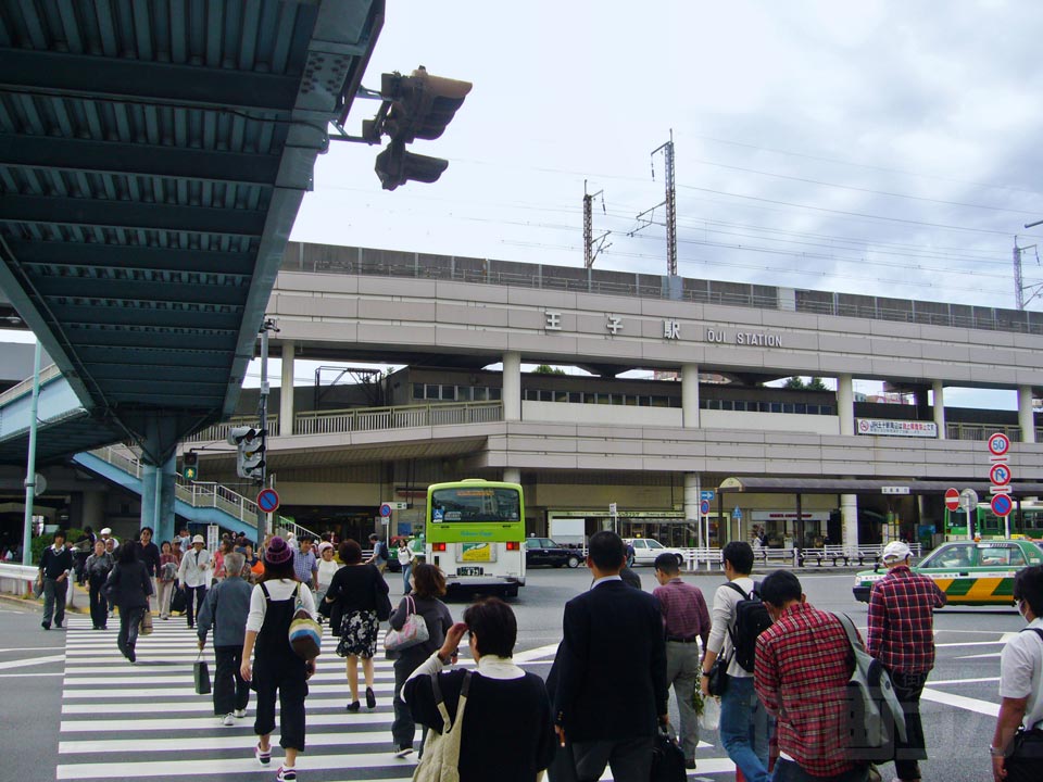 王子駅前交差点写真画像
