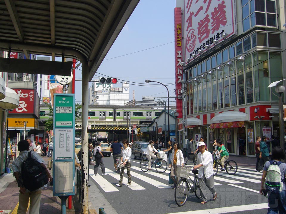 新大久保駅前交差点