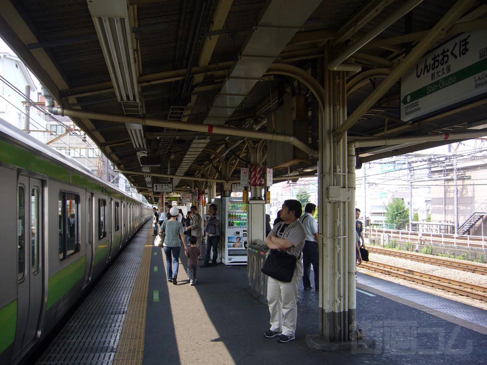 JR新大久保駅ホーム(JR山手線)