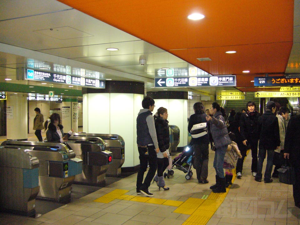 東京メトロ表参道駅改札口