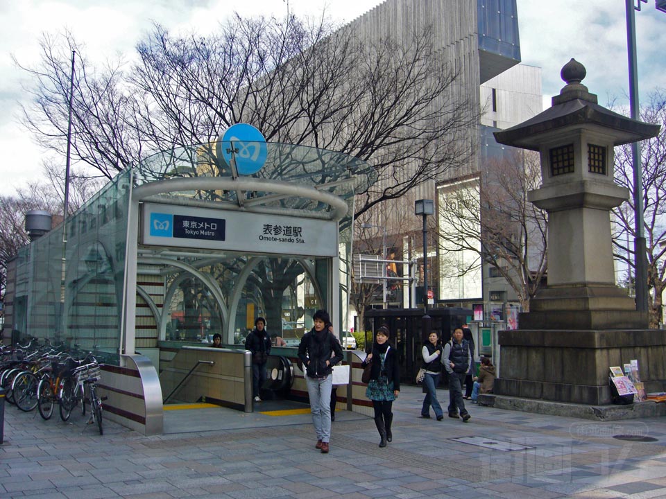 東京メトロ表参道駅