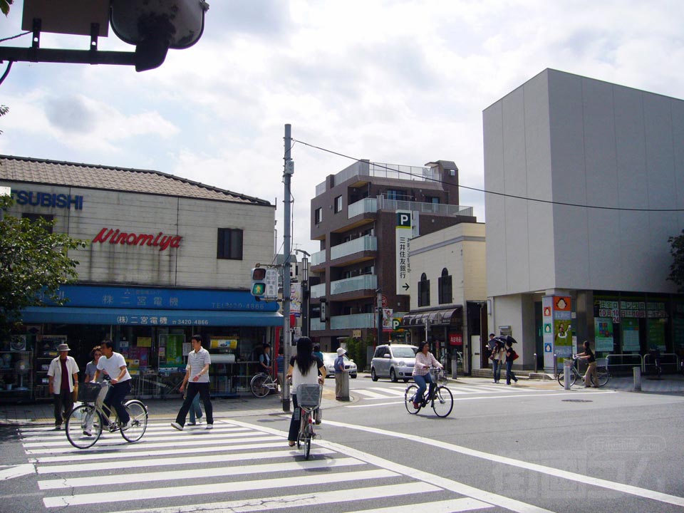 桜新町商店街・サザエさん通り