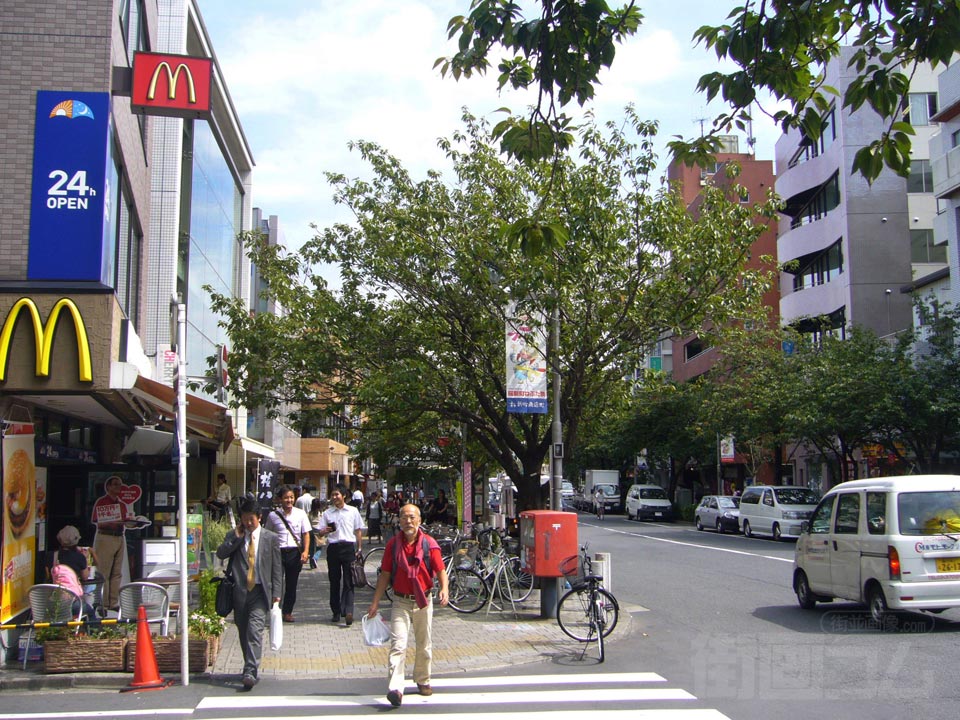 桜新町商店街・駅前通り