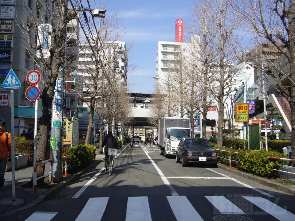 京王笹塚駅前