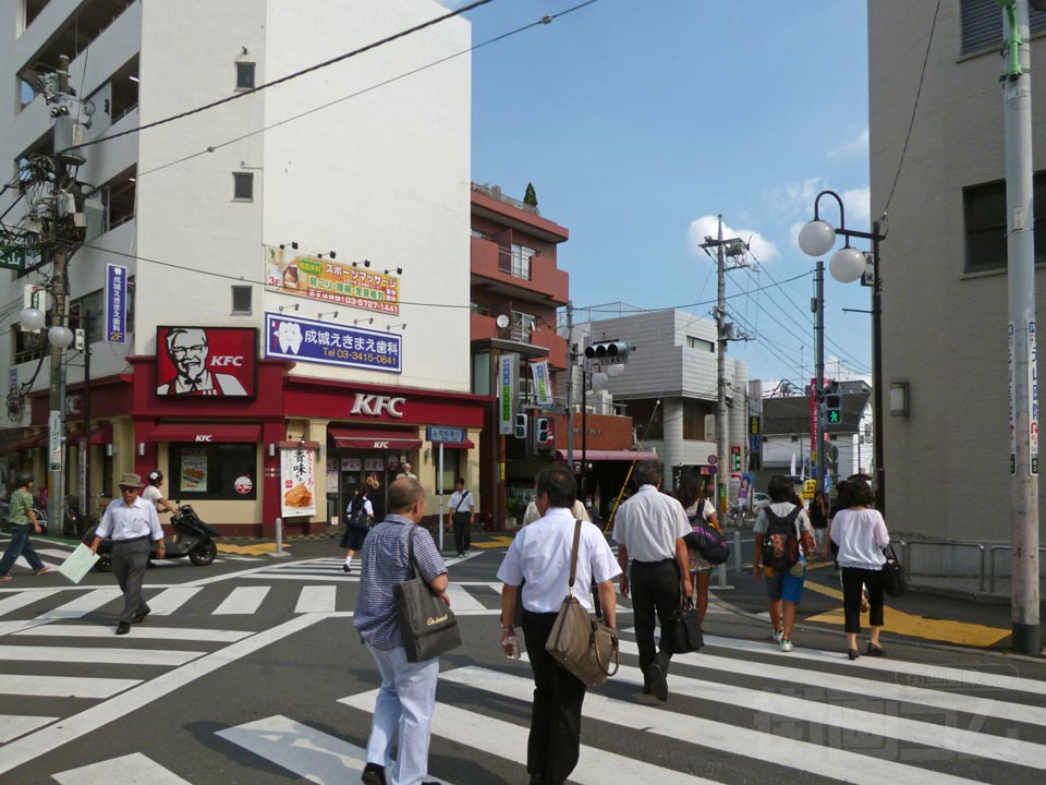 成城学園前駅南口スクランブル交差点