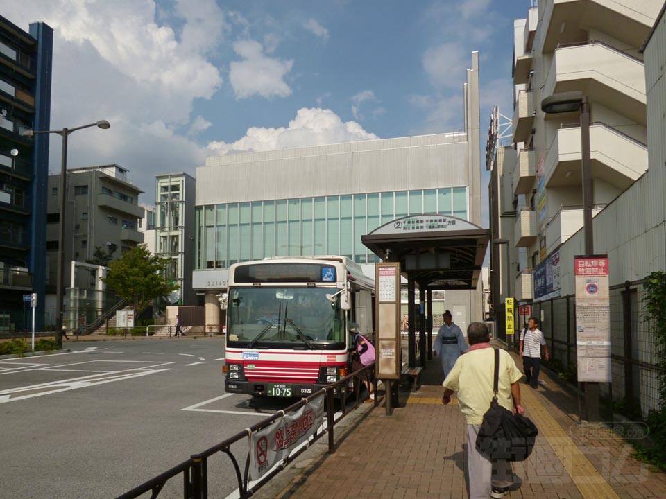 成城学園前駅西口バス停