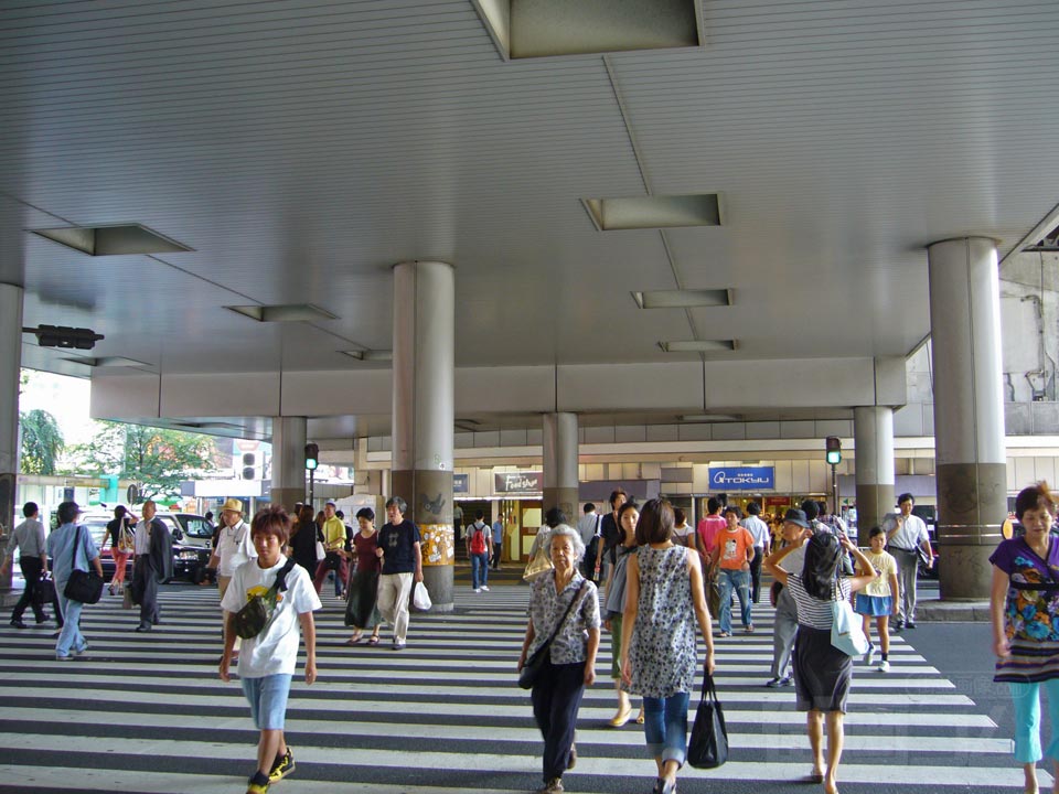 京王渋谷駅前