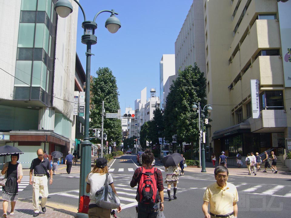 勤労福祉会館前交差点