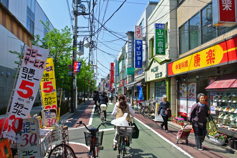 駅前通り写真画像
