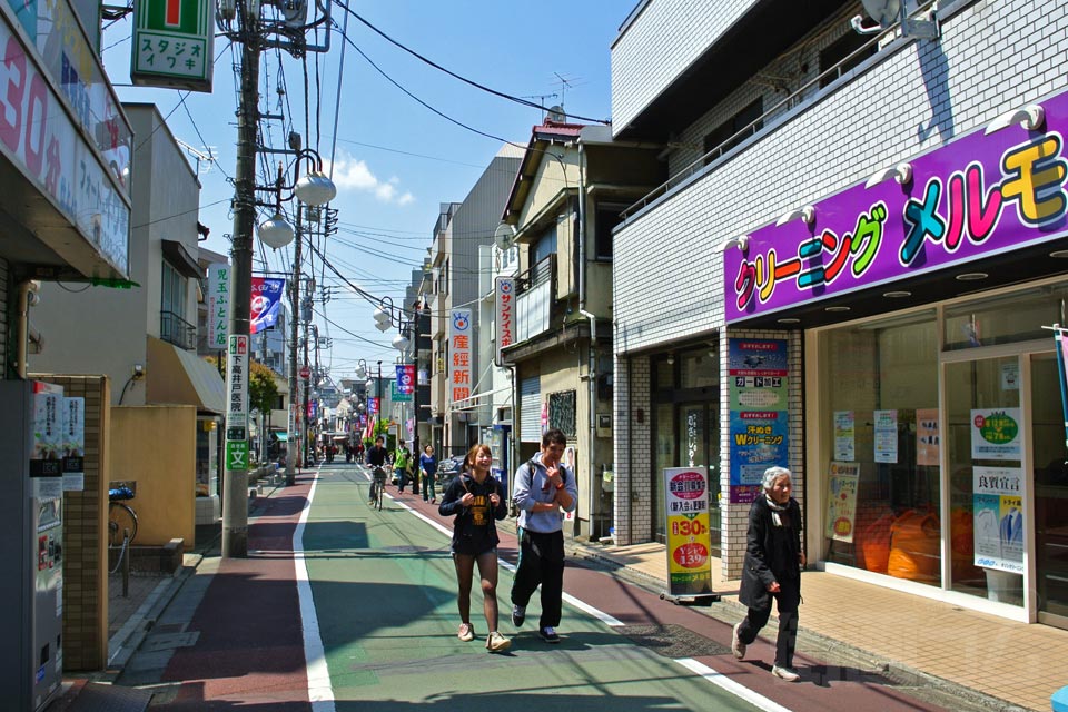 駅前通り写真画像