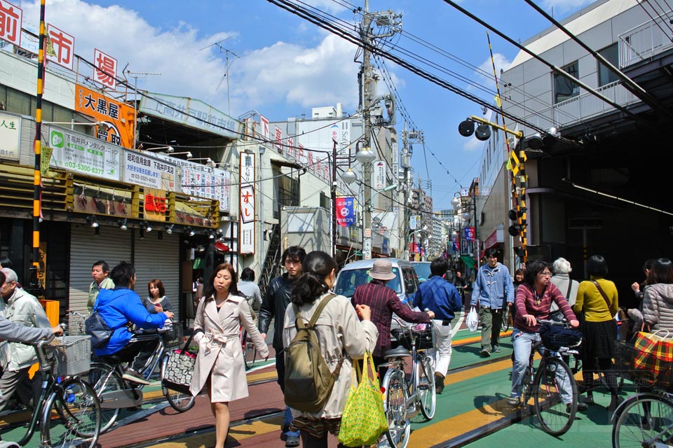 京王・東急下高井戸駅西口前