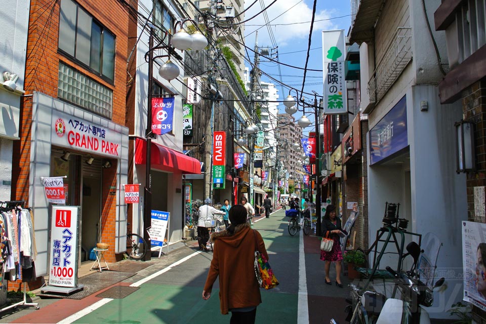 下高井戸駅前通り