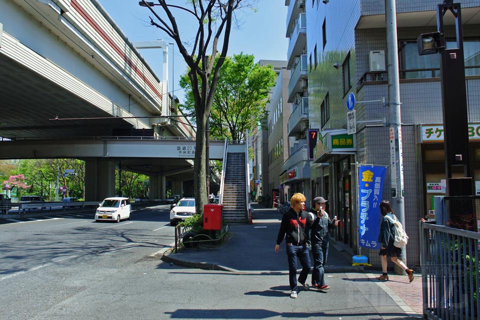 甲州街道(国道20号線)