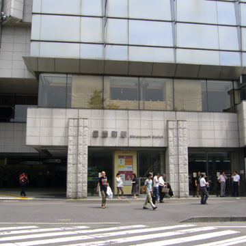 東京都新宿区信濃町駅前写真画像