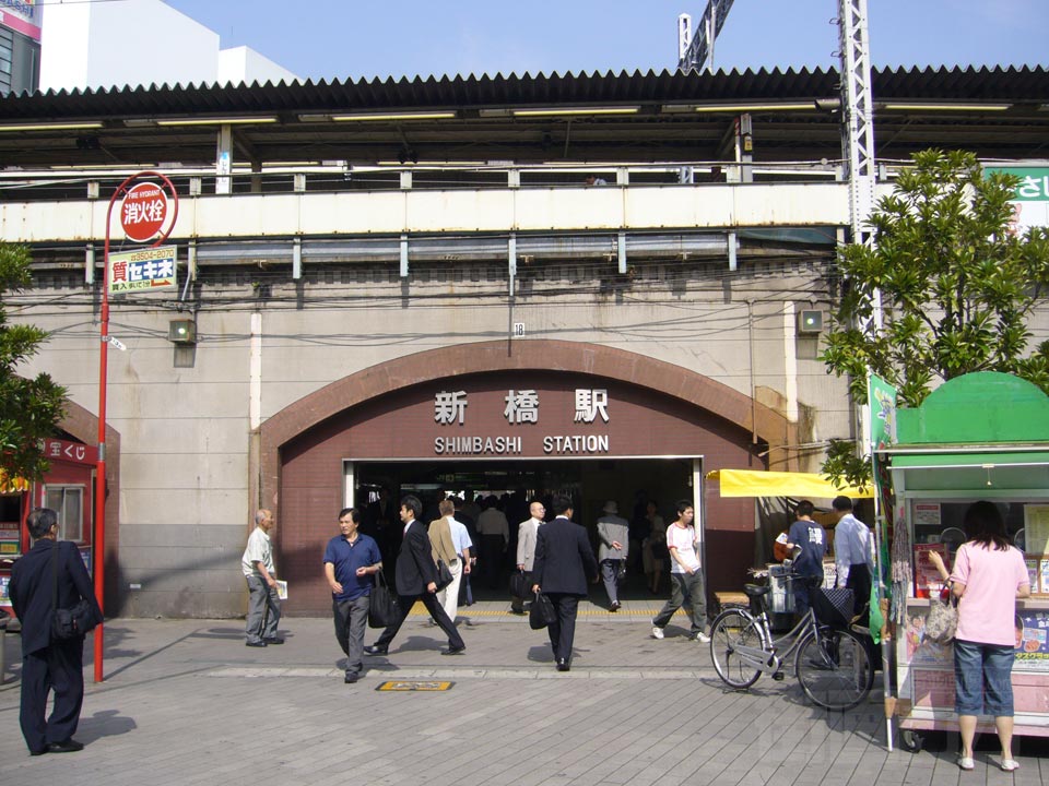 JR新橋駅日比谷口写真画像