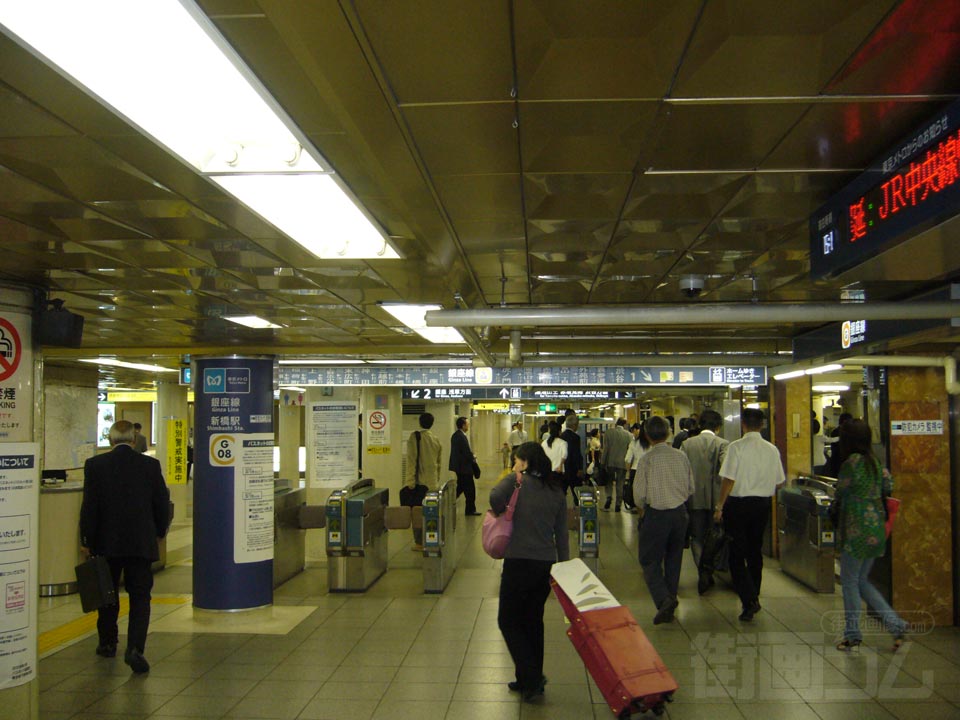 東京メトロ新橋駅写真画像