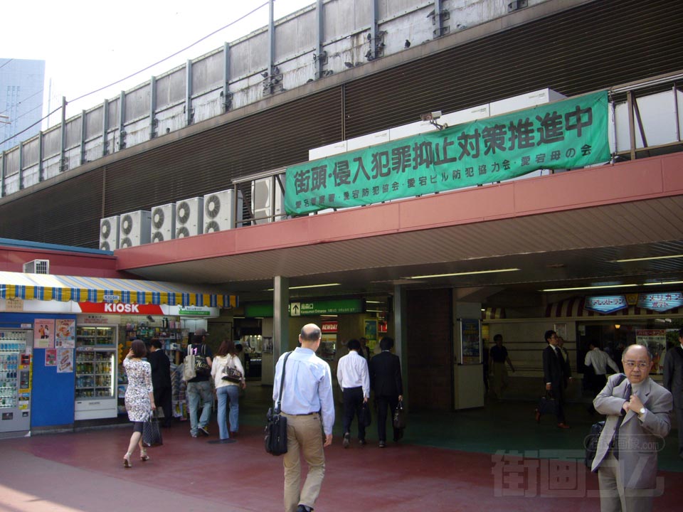 JR新橋駅汐留口写真画像