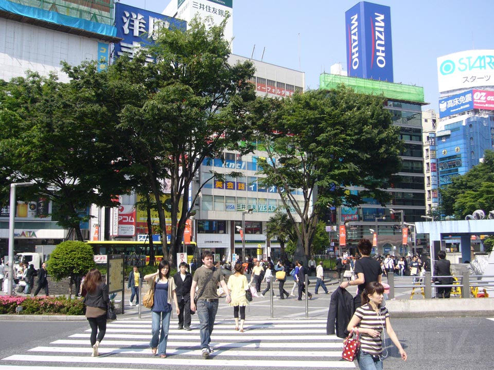 新宿駅前東口