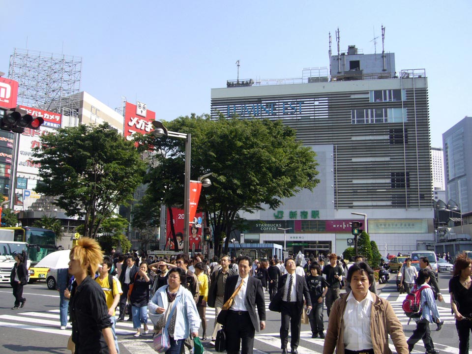 JR新宿駅東口