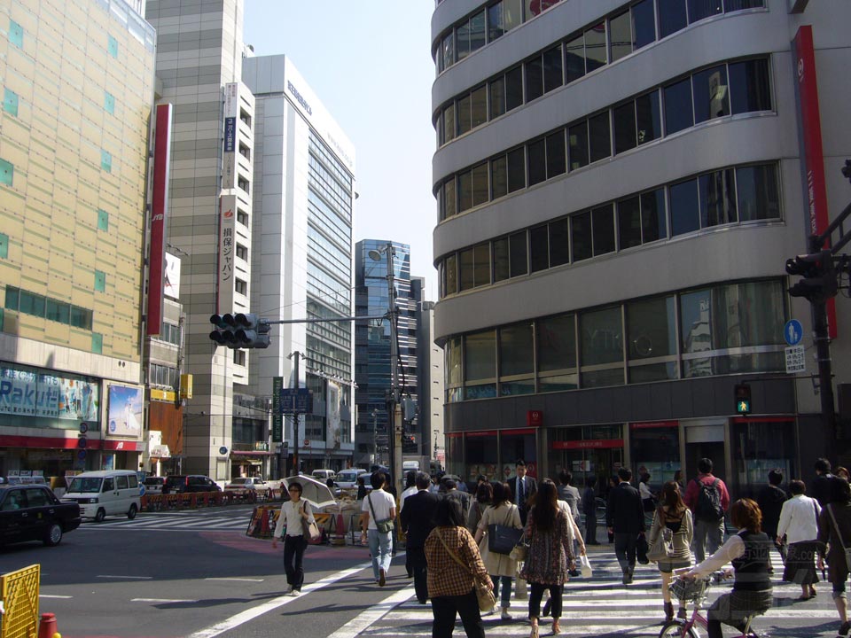 新宿三丁目交差点