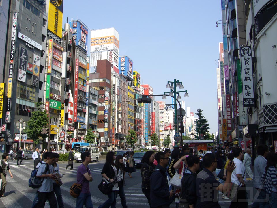 歌舞伎町交差点