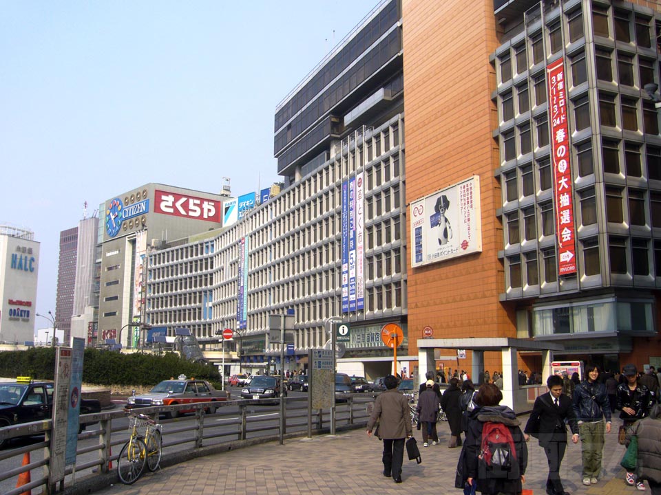 京王・小田急新宿駅前