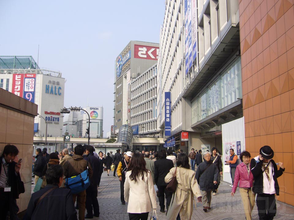 京王・小田急新宿駅前