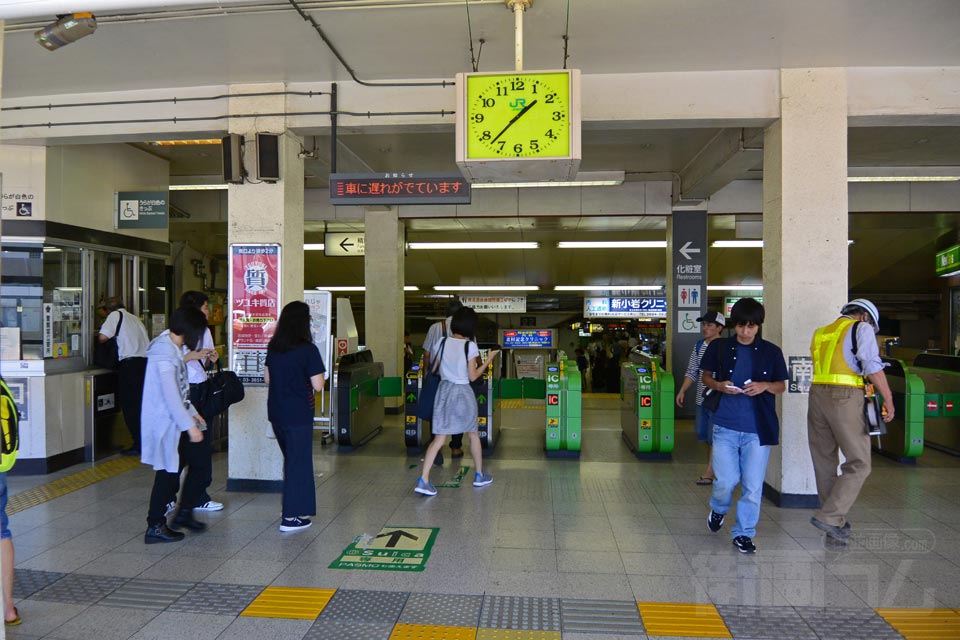 JR新小岩駅南口改札