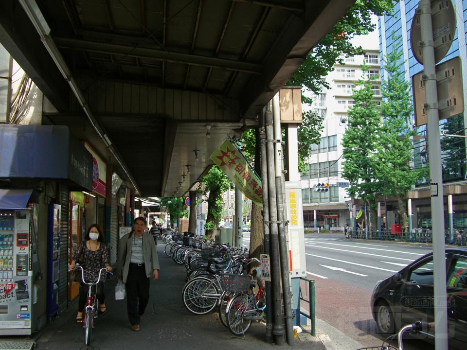 東京メトロ新中野駅前写真画像
