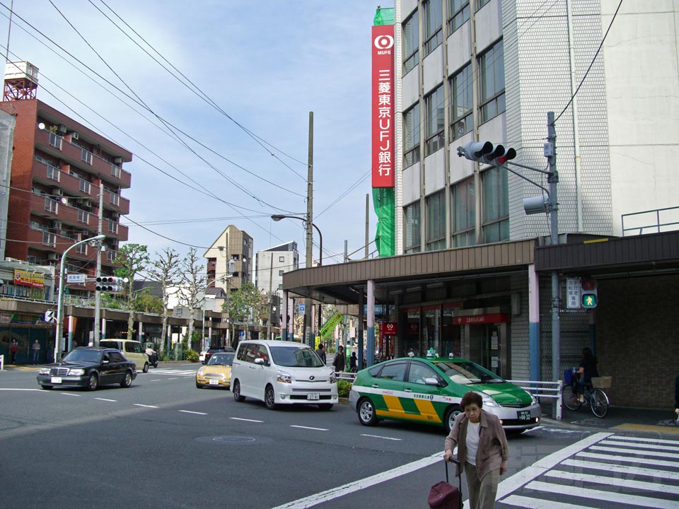 鍋屋横丁交差点写真画像