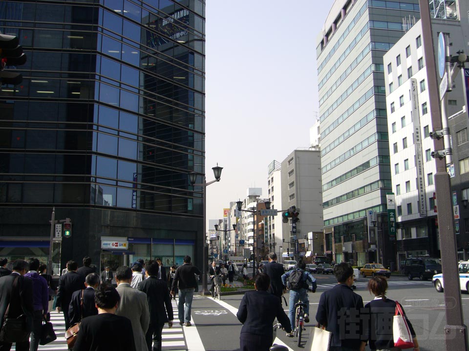 室町三丁目交差点