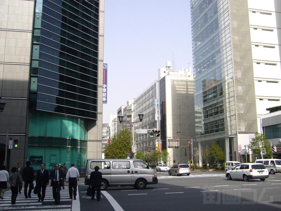 室町三丁目交差点