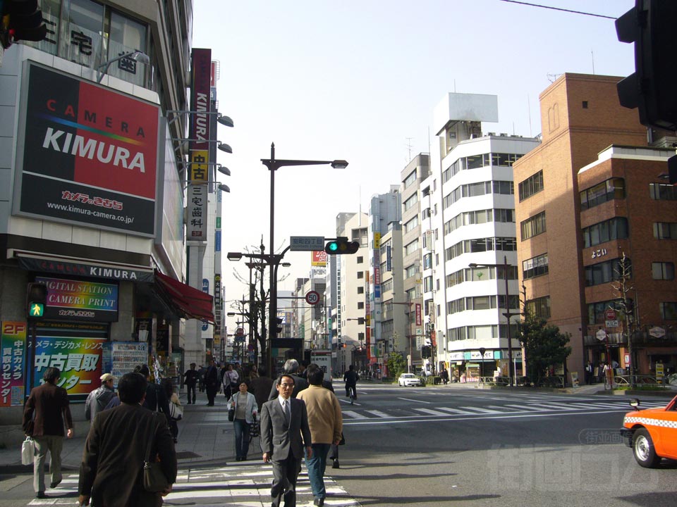 室町四丁目交差点